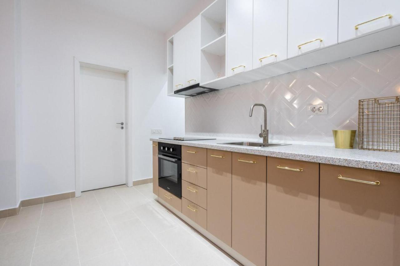 Fabulous Apartament With View In Calea Victoriei Бухарест Экстерьер фото